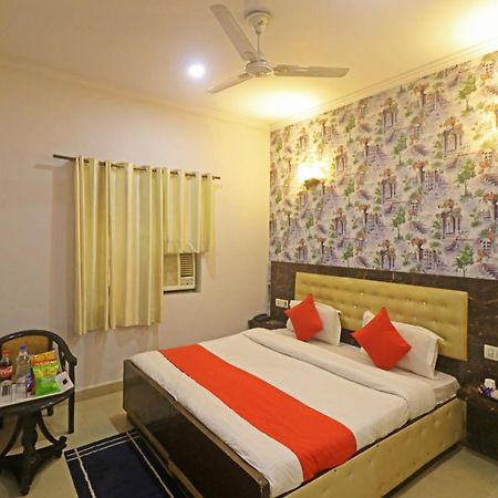 Airport Samara Inn New Delhi Ngoại thất bức ảnh