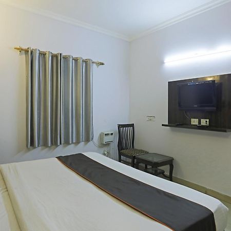 Airport Samara Inn New Delhi Ngoại thất bức ảnh