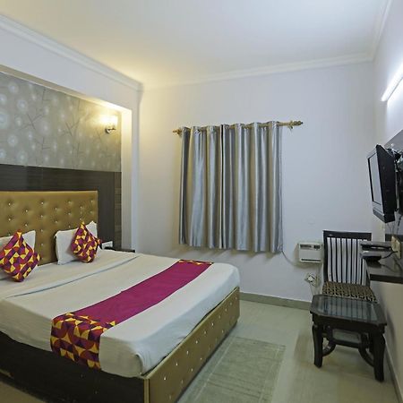 Airport Samara Inn New Delhi Ngoại thất bức ảnh