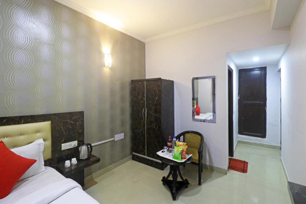Airport Samara Inn New Delhi Ngoại thất bức ảnh