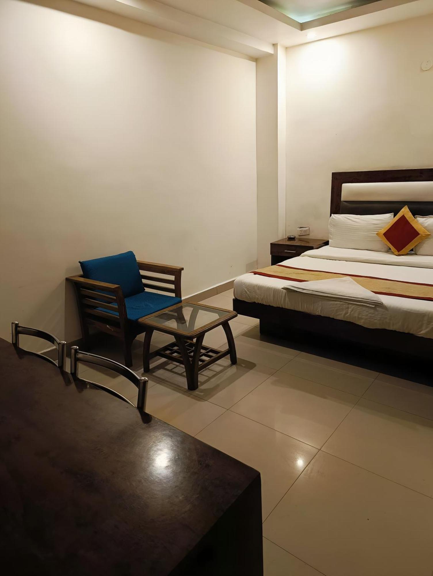 Airport Samara Inn New Delhi Ngoại thất bức ảnh