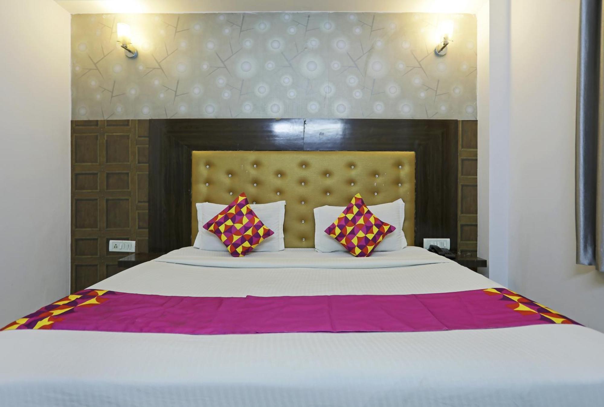 Airport Samara Inn New Delhi Ngoại thất bức ảnh
