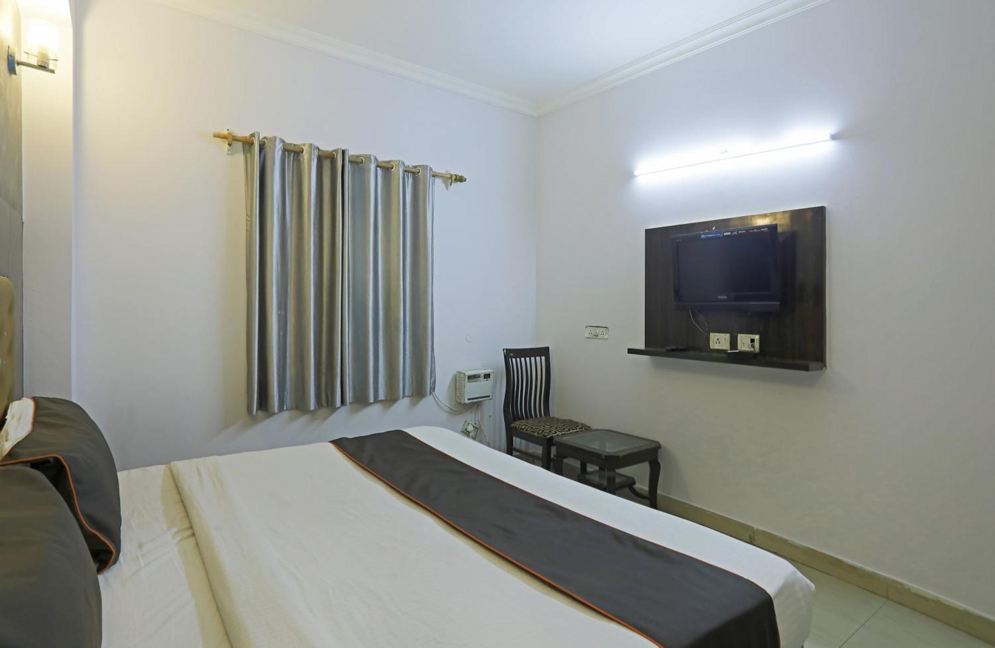 Airport Samara Inn New Delhi Ngoại thất bức ảnh