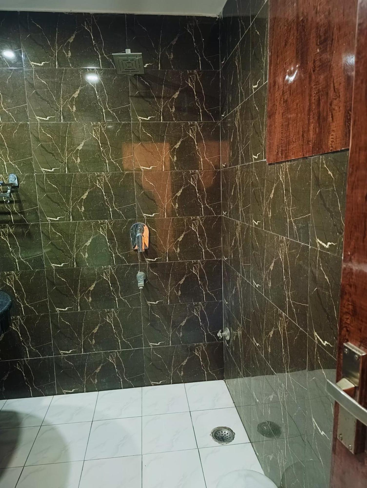 Airport Samara Inn New Delhi Ngoại thất bức ảnh