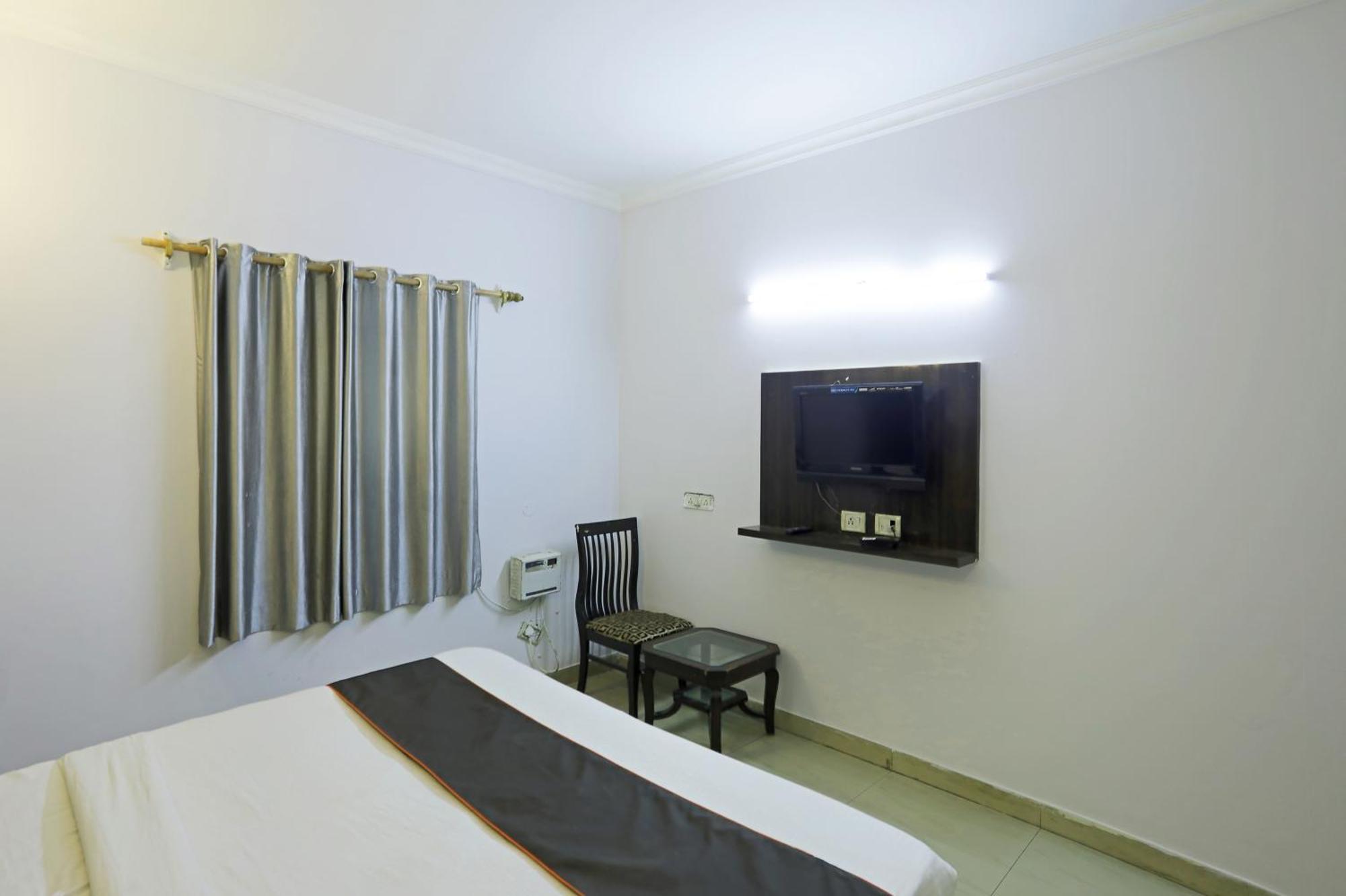 Airport Samara Inn New Delhi Ngoại thất bức ảnh