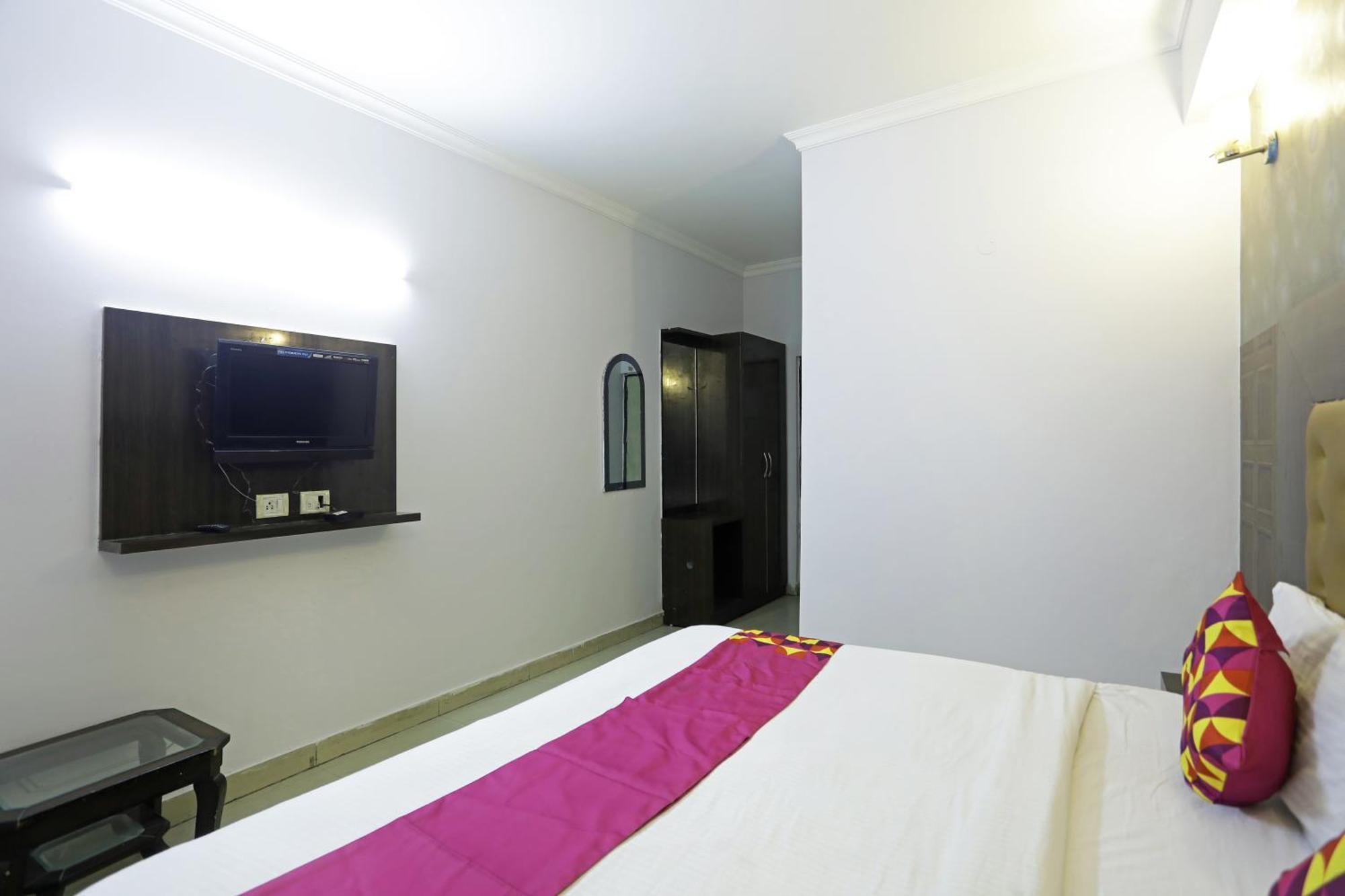 Airport Samara Inn New Delhi Ngoại thất bức ảnh