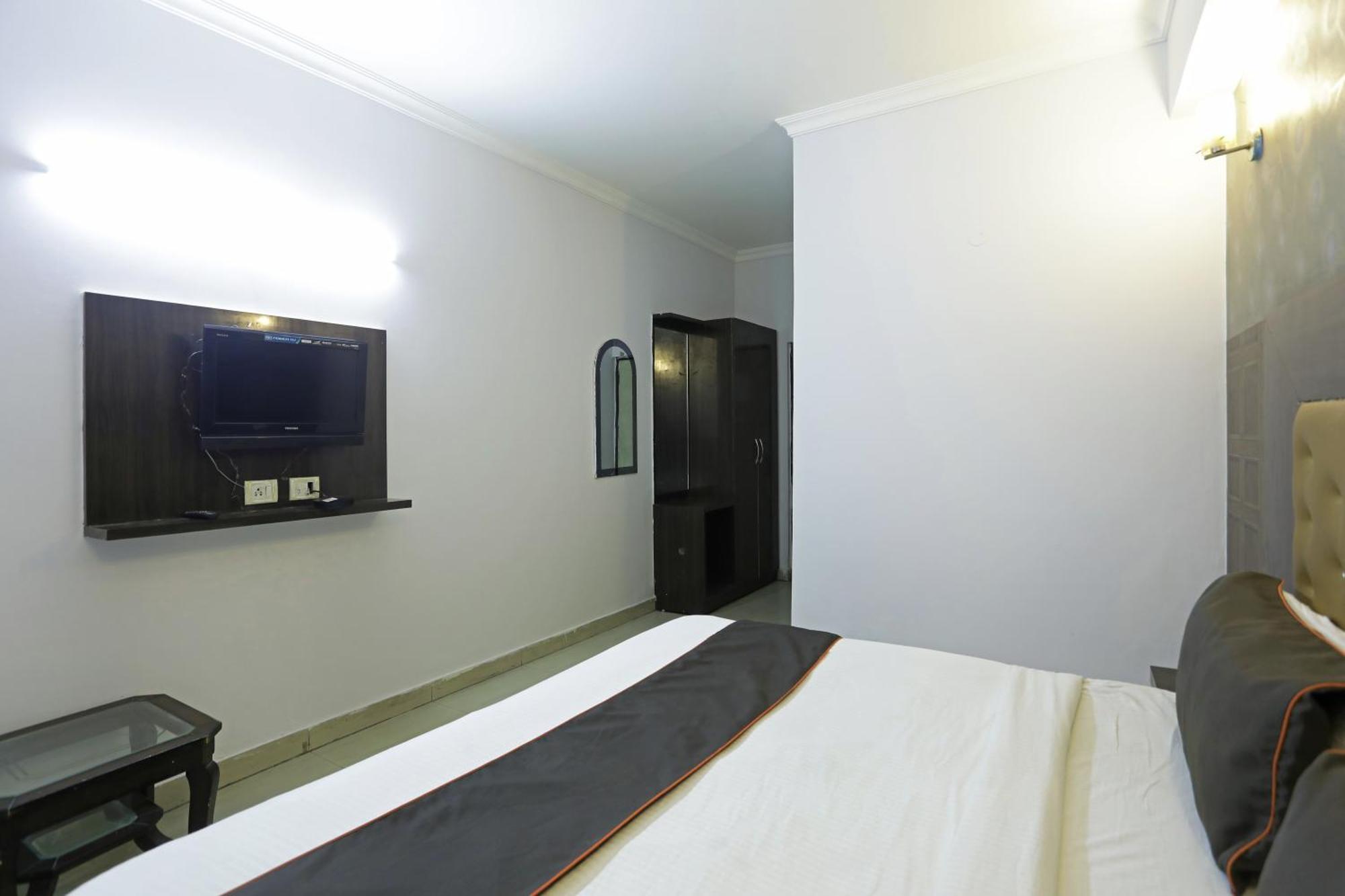 Airport Samara Inn New Delhi Ngoại thất bức ảnh