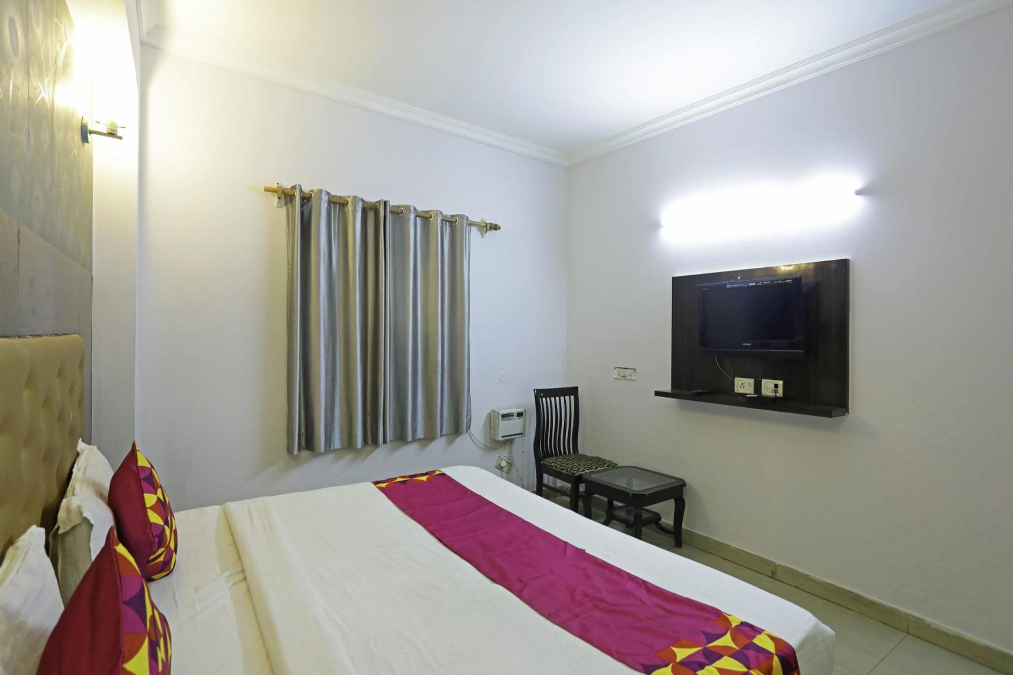 Airport Samara Inn New Delhi Ngoại thất bức ảnh